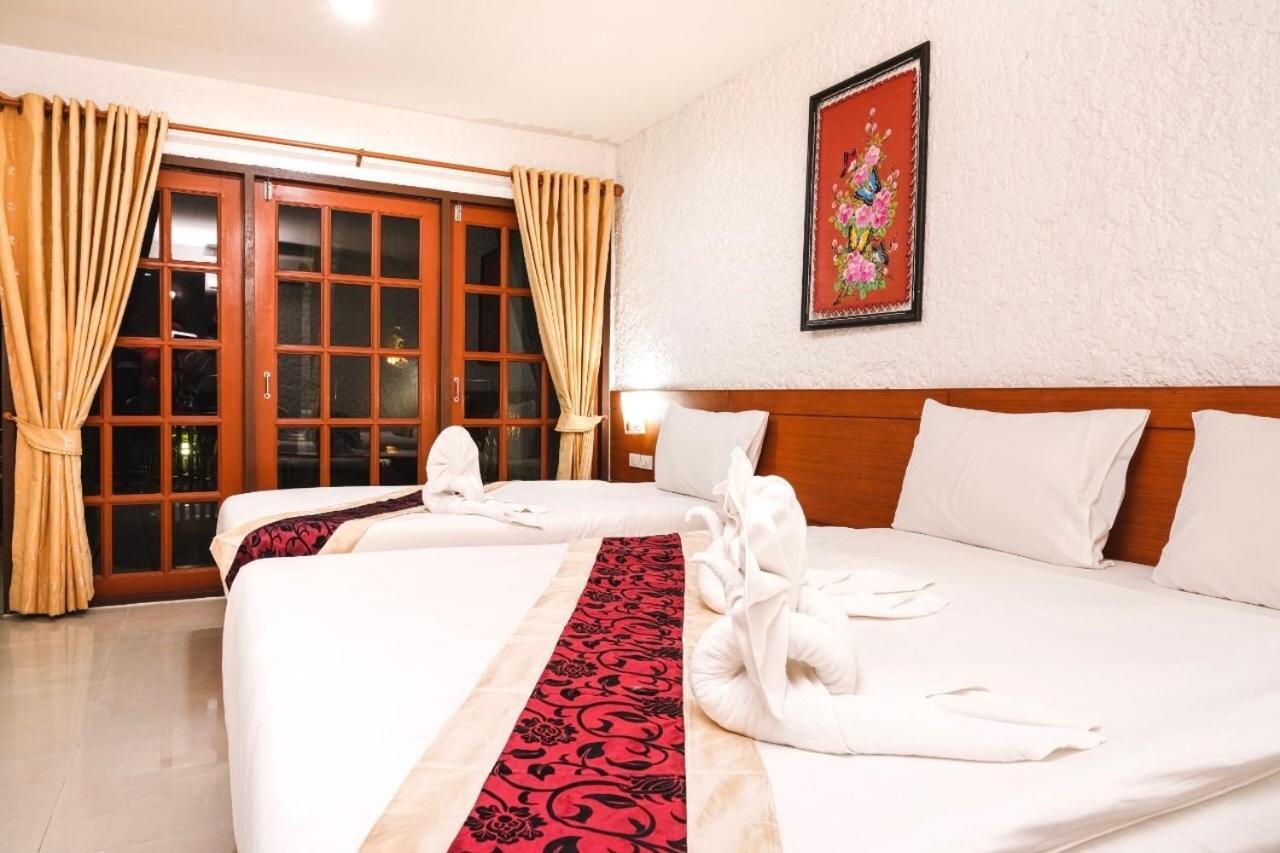 Neptuna Hotel Patong Bagian luar foto