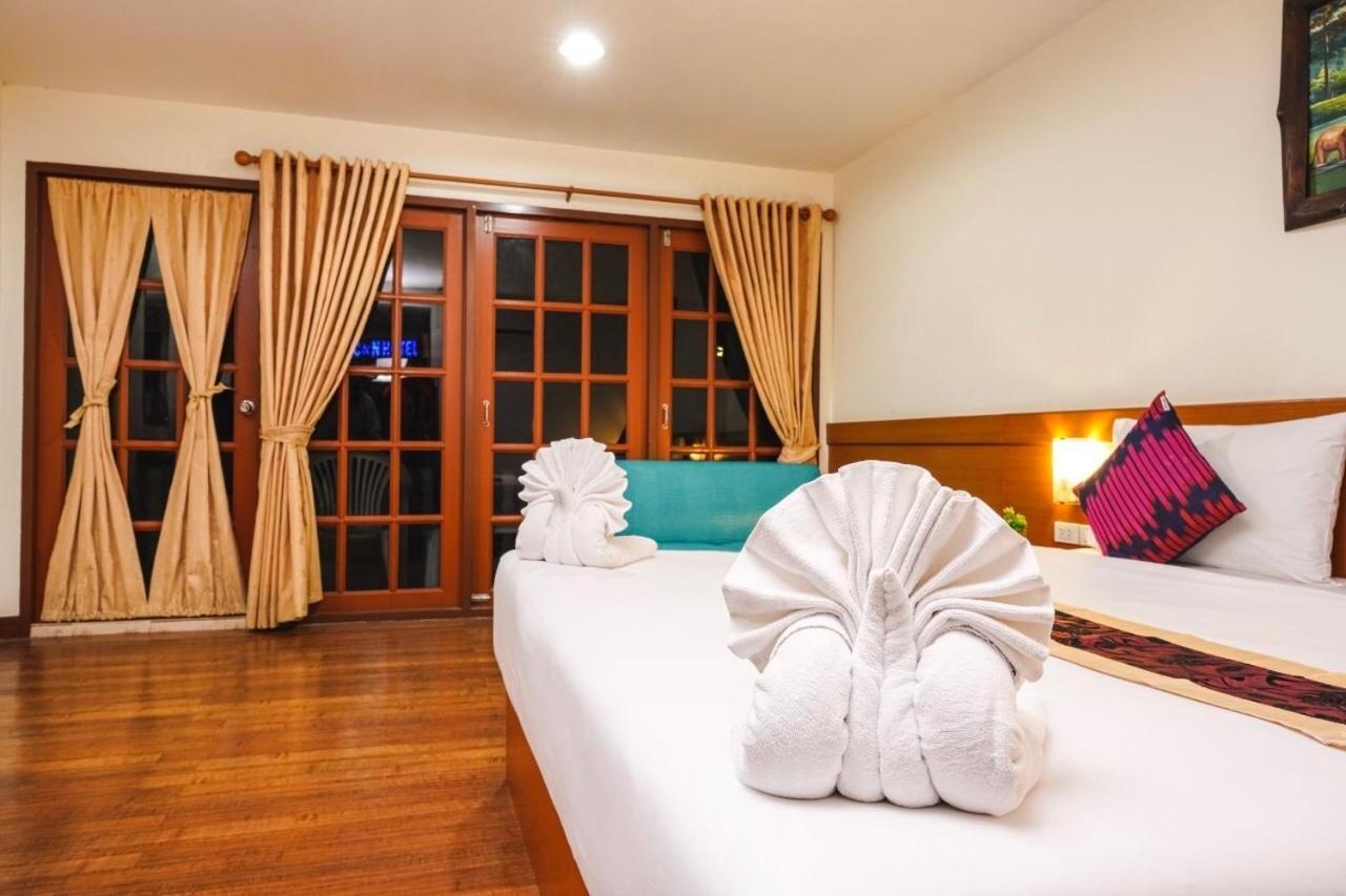 Neptuna Hotel Patong Bagian luar foto