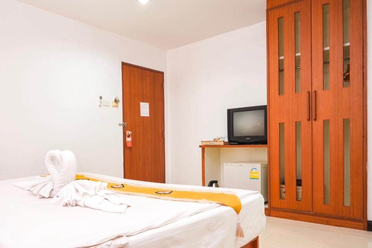 Neptuna Hotel Patong Bagian luar foto