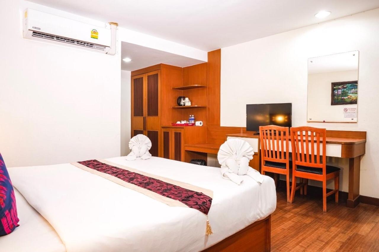 Neptuna Hotel Patong Bagian luar foto