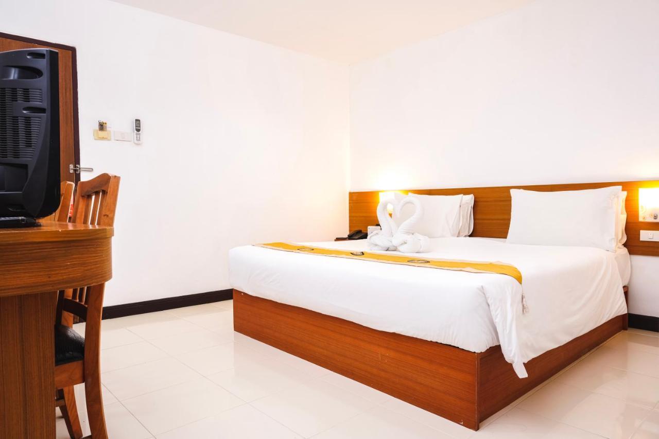 Neptuna Hotel Patong Bagian luar foto