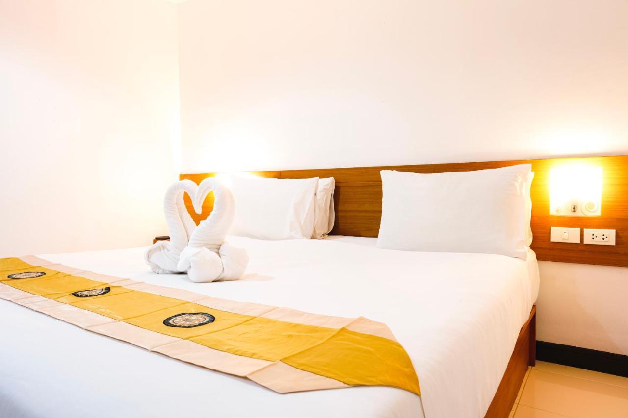 Neptuna Hotel Patong Bagian luar foto