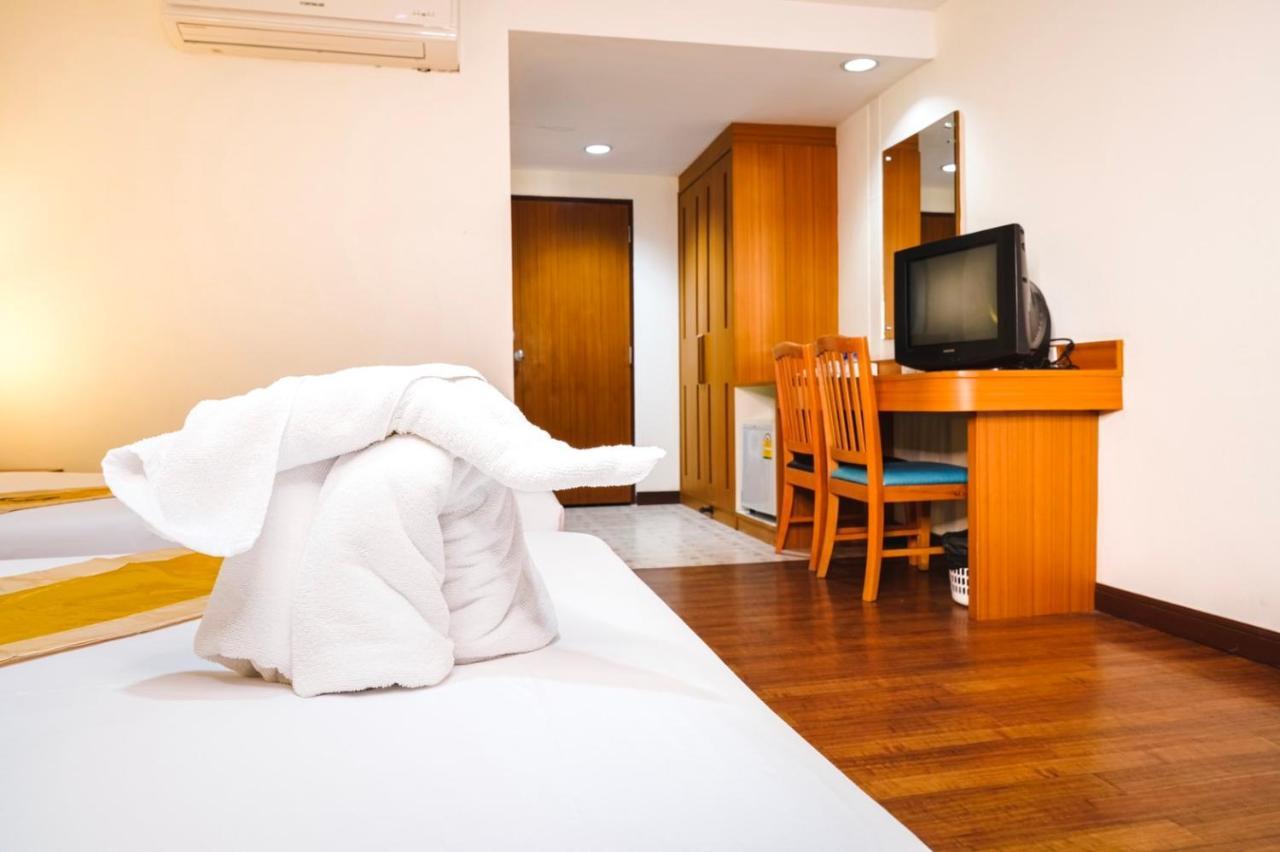 Neptuna Hotel Patong Bagian luar foto