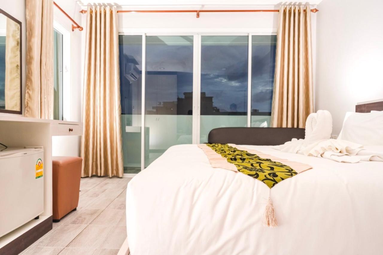 Neptuna Hotel Patong Bagian luar foto