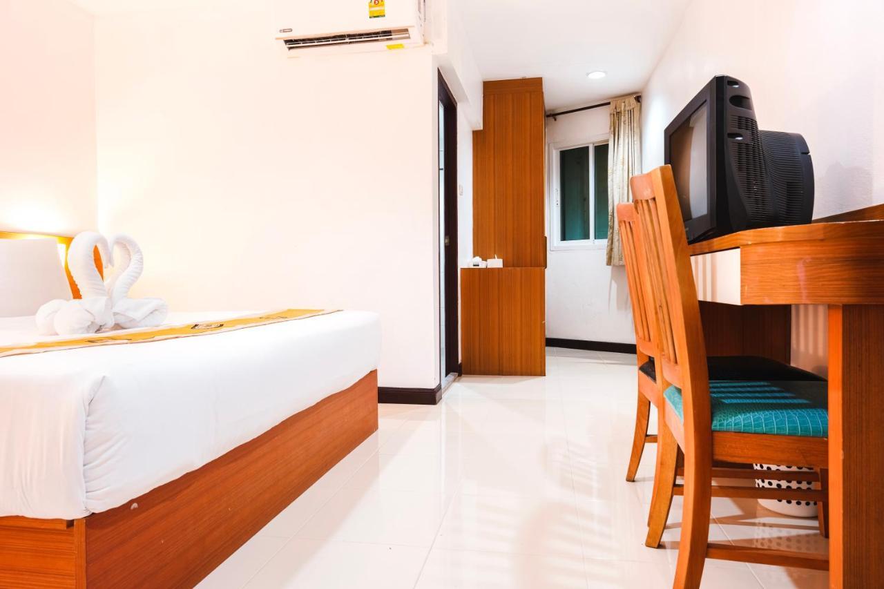 Neptuna Hotel Patong Bagian luar foto