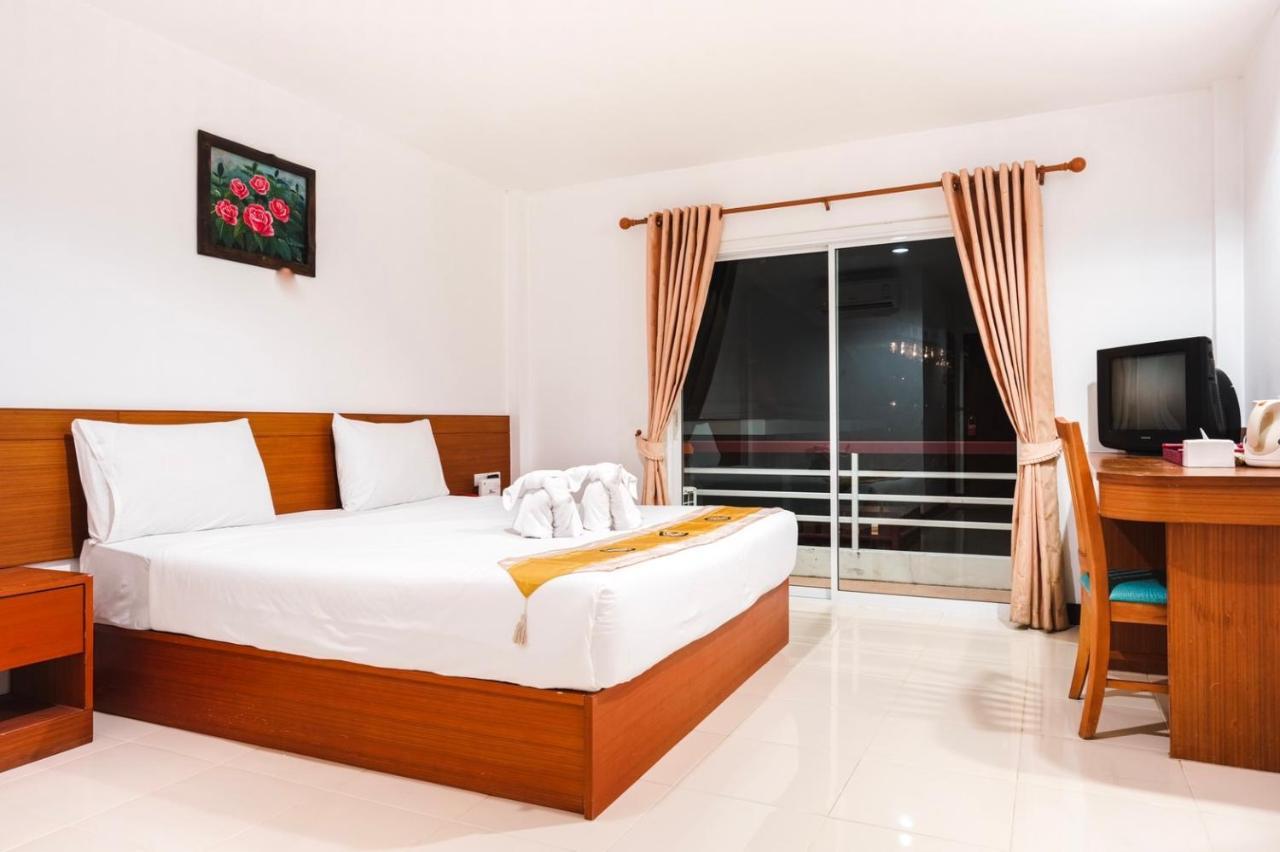 Neptuna Hotel Patong Bagian luar foto