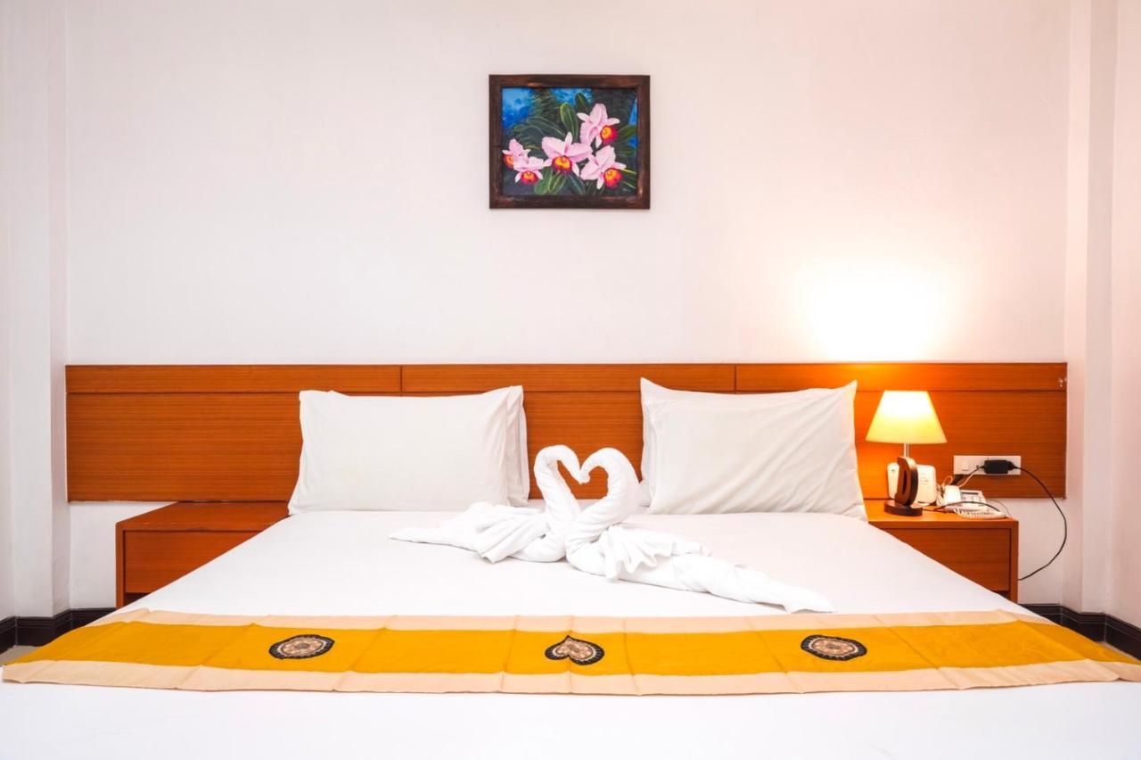 Neptuna Hotel Patong Bagian luar foto