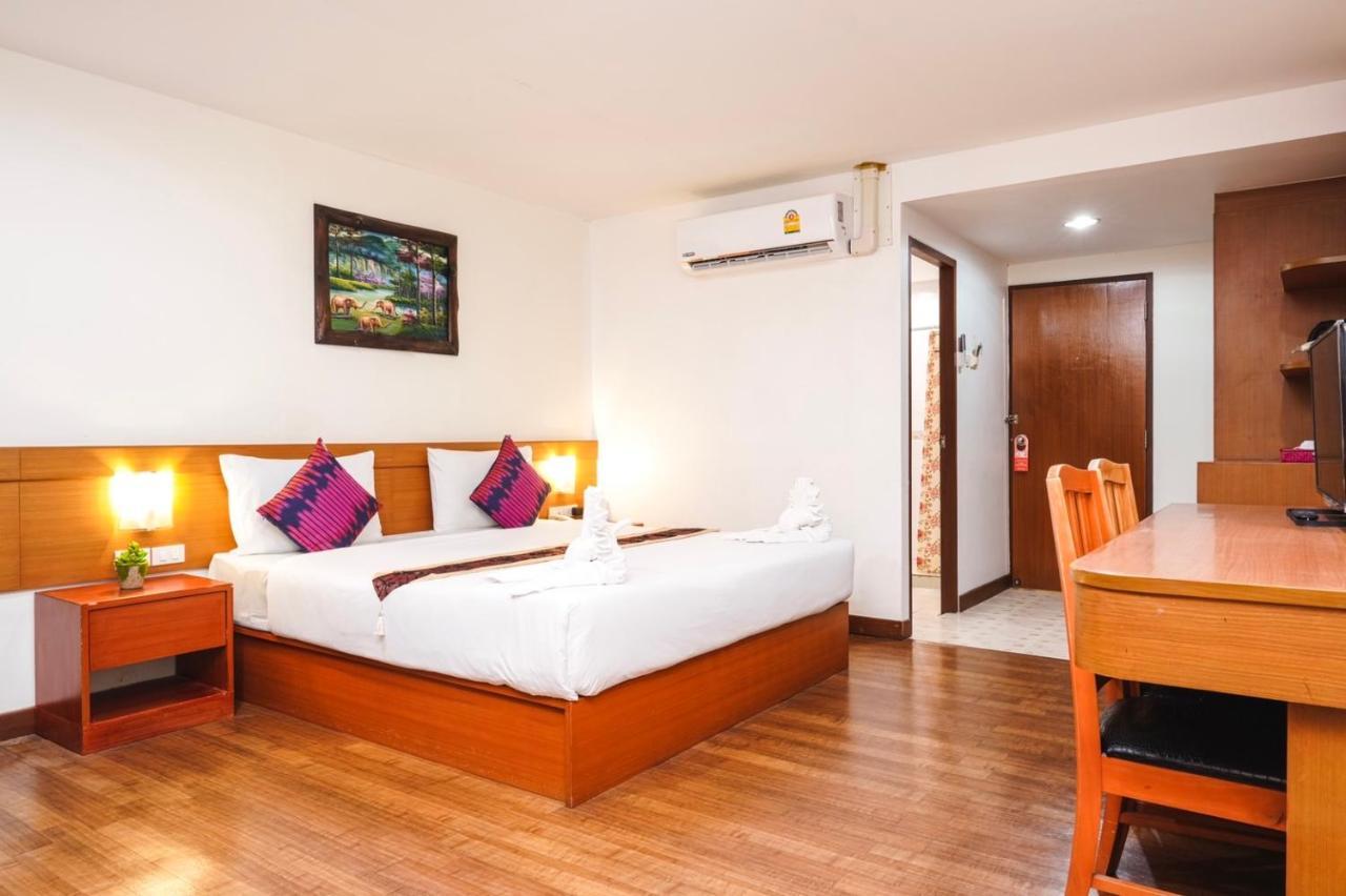 Neptuna Hotel Patong Bagian luar foto